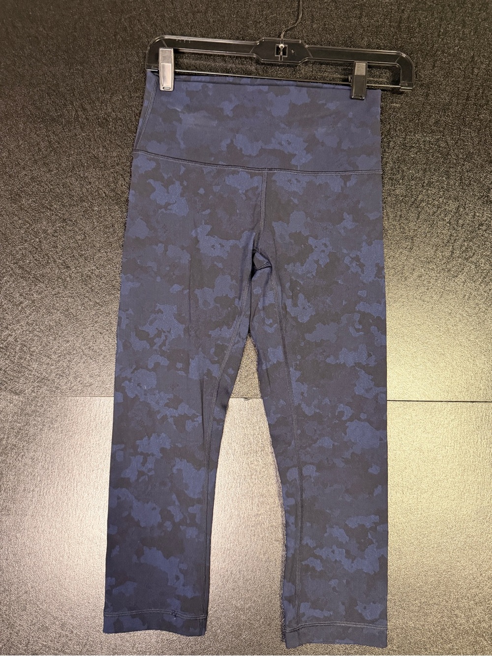 Lululemon Wunder Under Crop (Hi-Rise) (Full-On Luxtreme 21") Sz 6